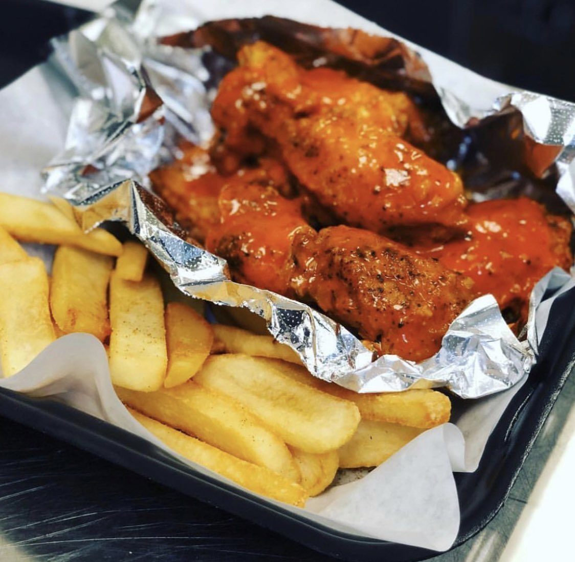 #WingWednesday available on #Doordash 

order.online/business/hambo…