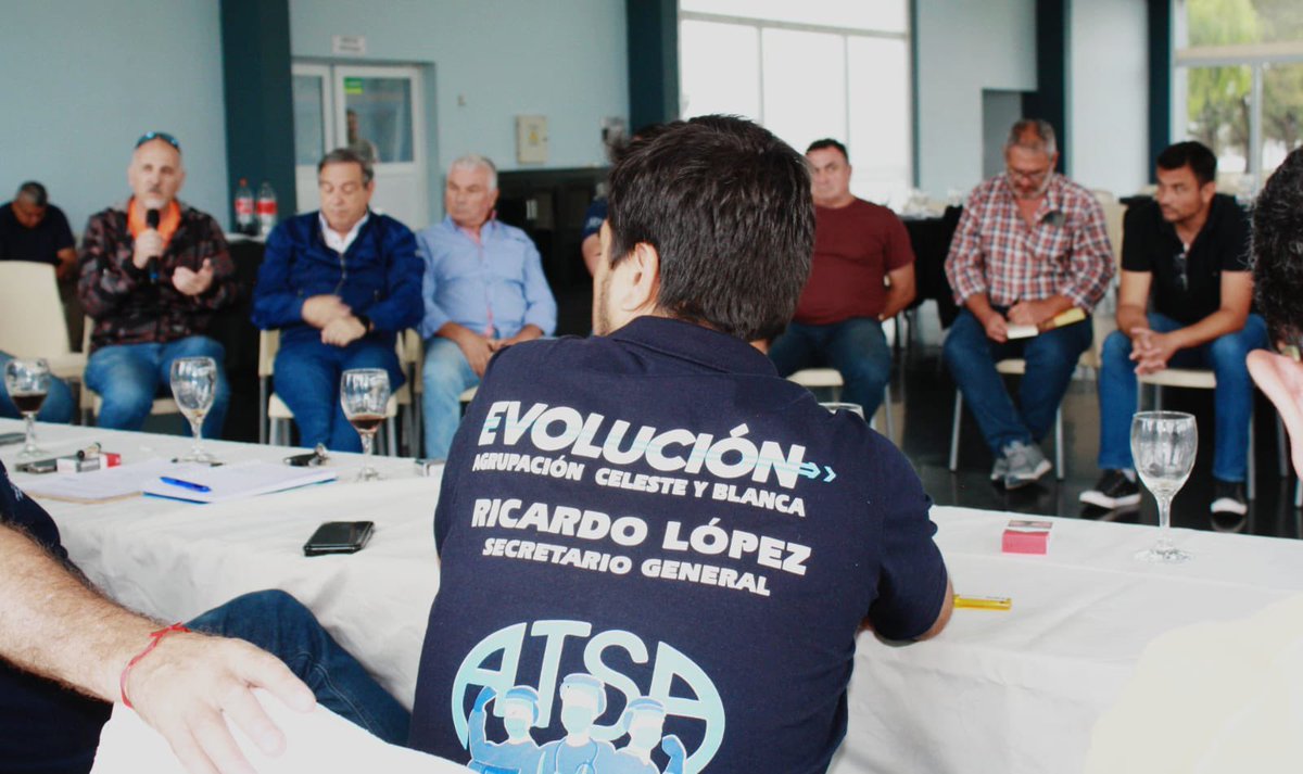 CGTcba's tweet photo. Nos reunimos todas las delegaciones de Córdoba con el fin de ratificar el paro de actividades del día 24.
Asimismo planteamos la inconstitucionalidad de las medidas que pretende adoptar el gobierno nacional. https://t.co/p9gIoaaliH