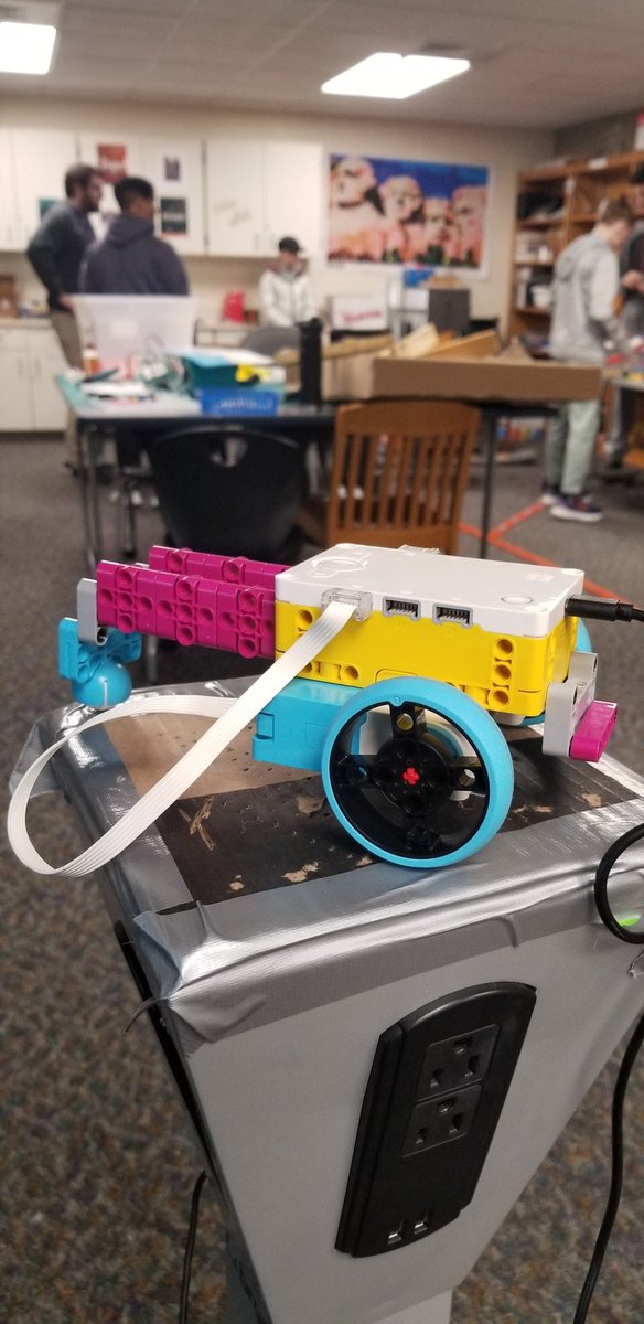 Melinda Person 🍎✌🌈 tweet media