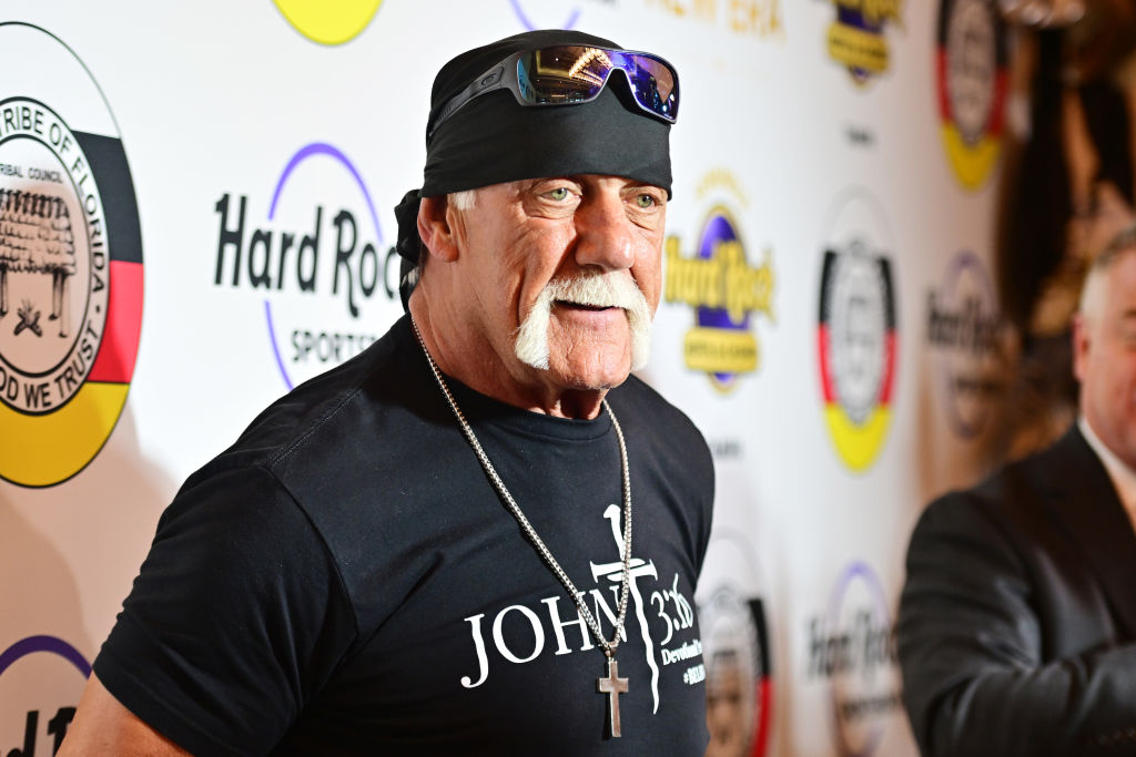 Hulk Hogan really did help save a 17-year-old after a car crash in Tampa! 😮 <a href="/TheBruShow/">The Bru Show</a> 

🎧: bit.ly/3O8VZIp