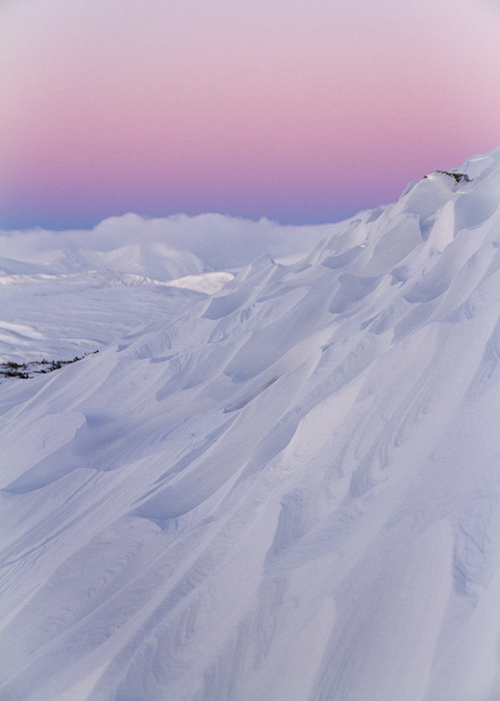 My fingers hurt, taking this photo this morning 😆 Cairn Toul in the distance.