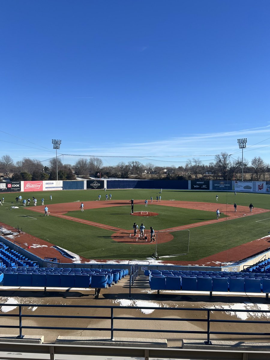 CoachK_MissionU's tweet photo. At 8am this morning we had 2 inches of snow covering the field. Final score from the ballpark. 

Pats 1
Mother Nature 0

Thankful to practice outside today! https://t.co/JW2xnvjK0Q