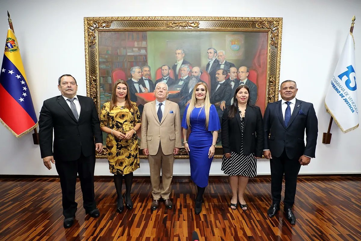 Magistrada Caryslia Beatriz Rodríguez Rodríguez nueva presidenta del TSJ tsj.gob.ve/-/magistrada-c…

#17Ene