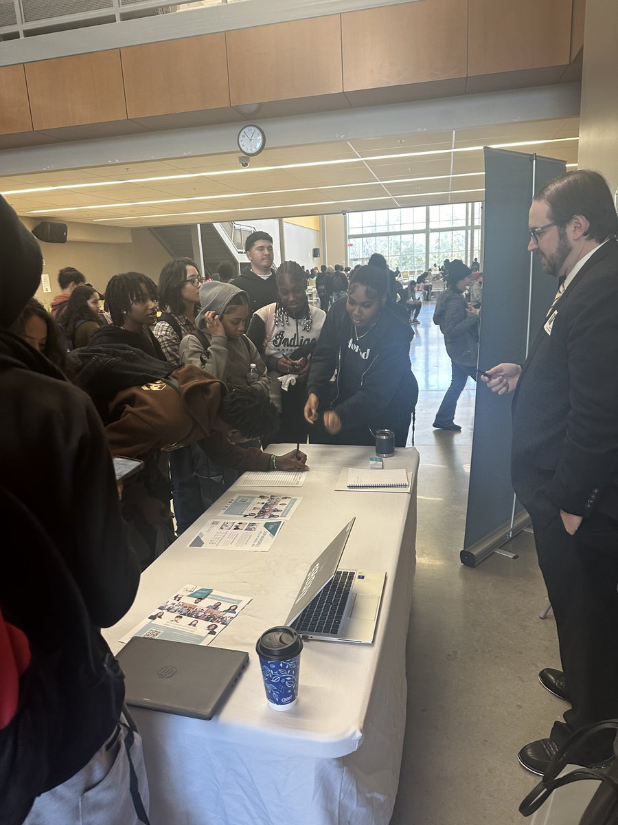 AtlasScholars's tweet photo. Thank you @NorthForestHigh for allowing us to come out today and talk to interested sophomores - your campus has quite a dynamic group of students! https://t.co/nOWks8W16m