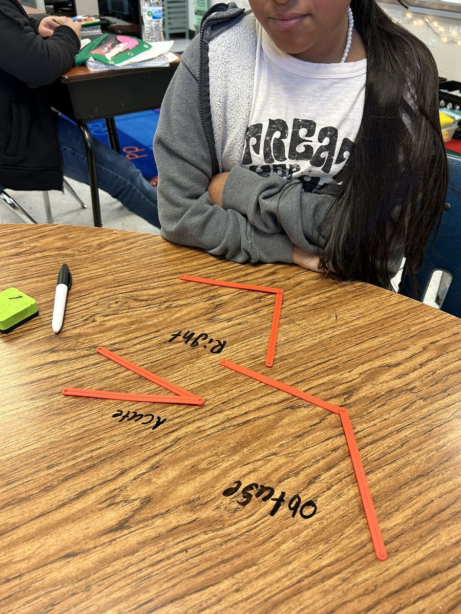 MsEscamilla12's tweet photo. Having fun creating angles 😊#mathematicians #PISDMathChat https://t.co/B3zLoCfREc