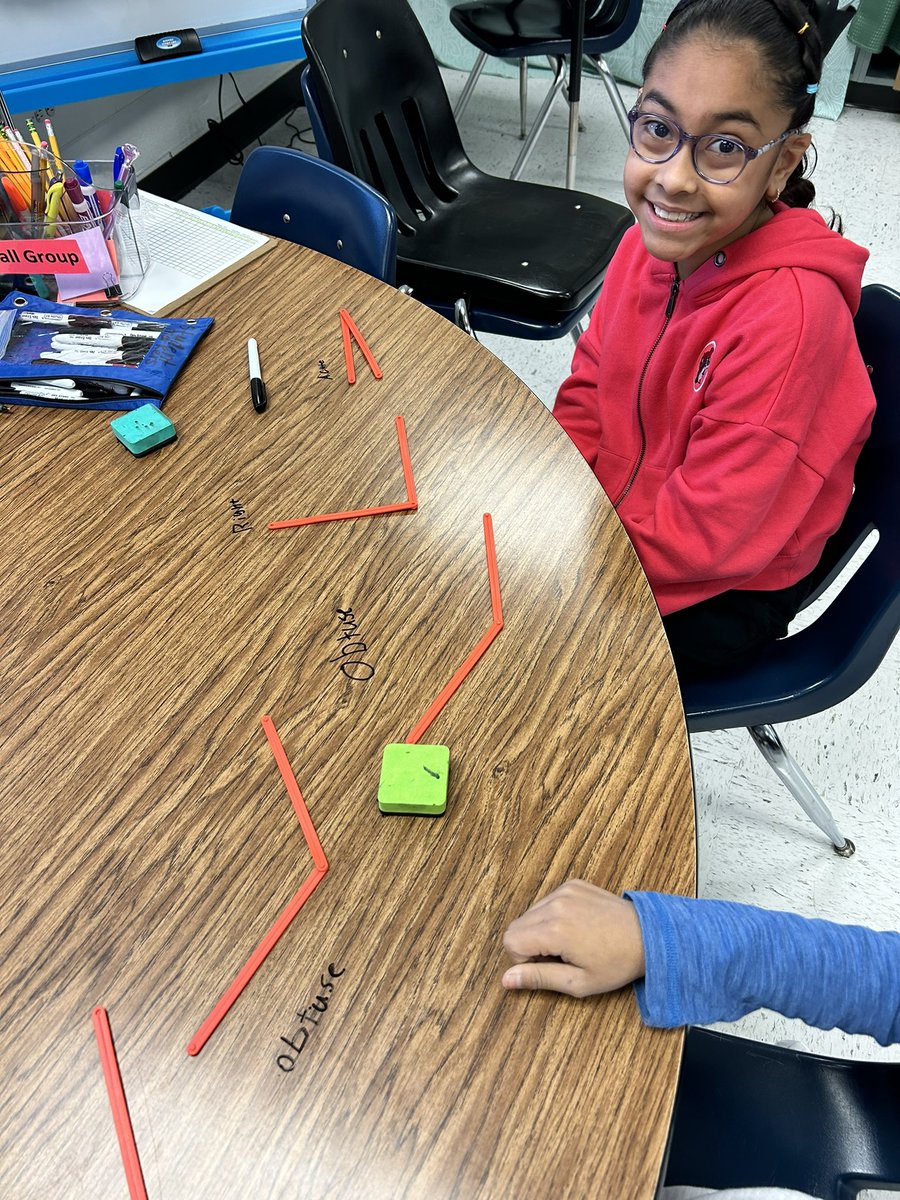 MsEscamilla12's tweet photo. Having fun creating angles 😊#mathematicians #PISDMathChat https://t.co/B3zLoCfREc