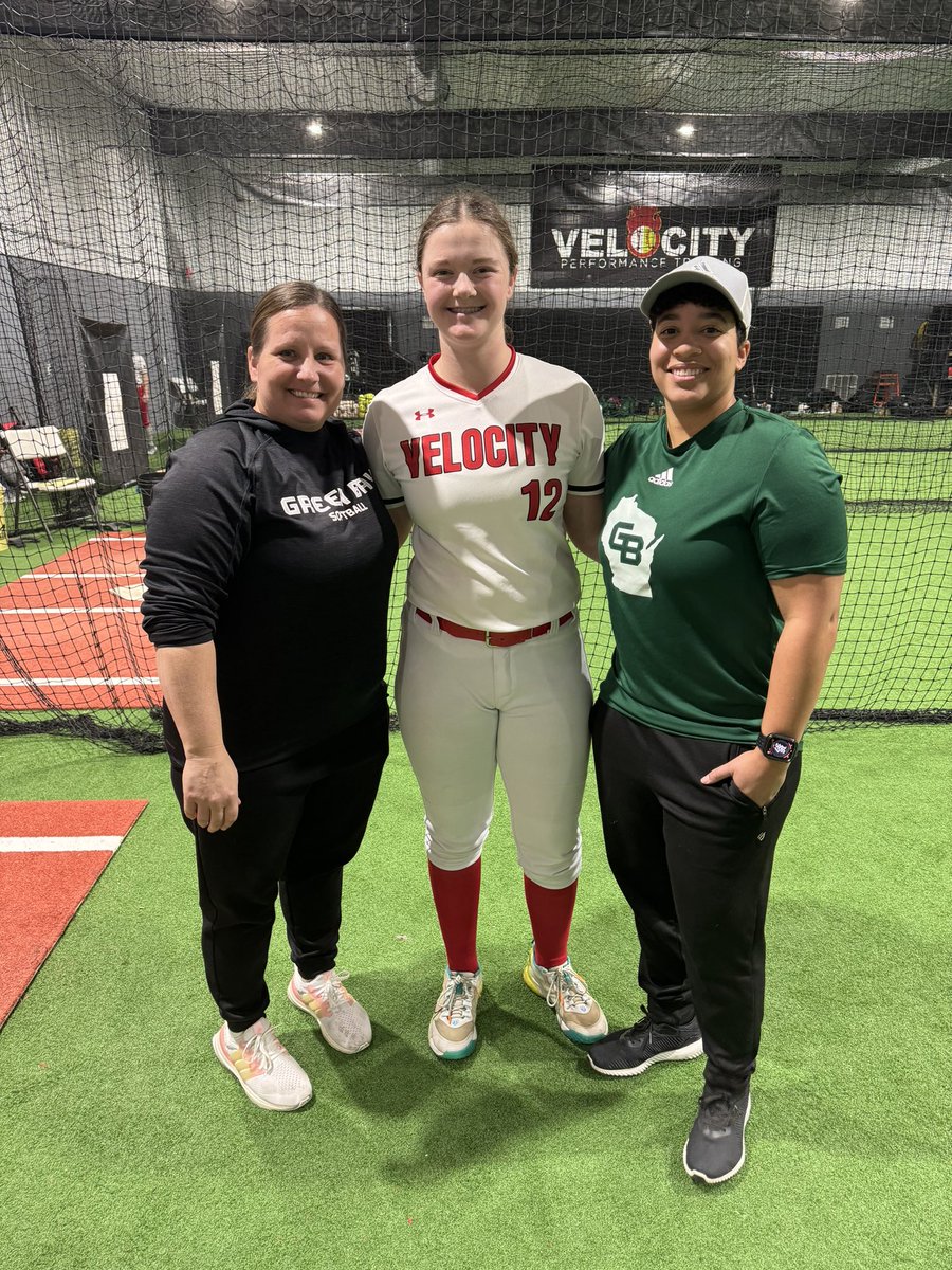 Thank you <a href="/GBPhoenixSB/">Green Bay Softball</a> for providing an offense and defense camp. It’s great to work with <a href="/skubuske/">Sara Kubuske</a>, <a href="/mbean_22/">Mary Bean</a> and the college players in the offseason. Can’t wait to be back!