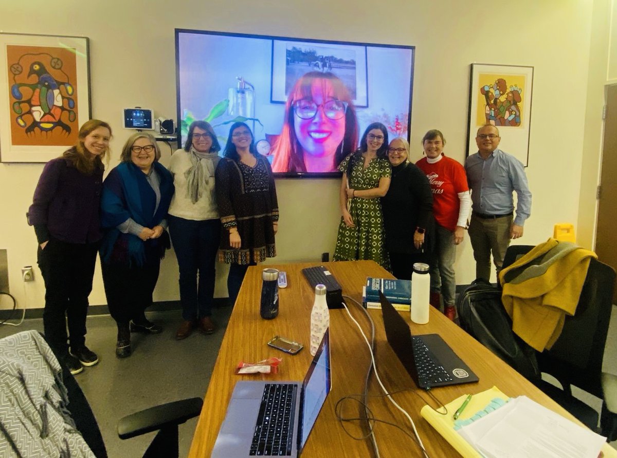 Thrilled to share that I successfully defending my PhD dissertation at Queen's University in the Faculty of Education!! You can check out my work here: hdl.handle.net/1974/32729 #decolonizingeducation #STEM #landbasedlearning #landeducation