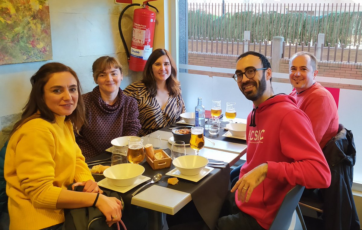 Great meal with @atinageer, @Guisado_Barrios, @saricafl and @TheAlegreGroup  to celebrate our 5 new tenured scientists positions at @ISQCH, @AragonCsic, @CSIC. 🥂