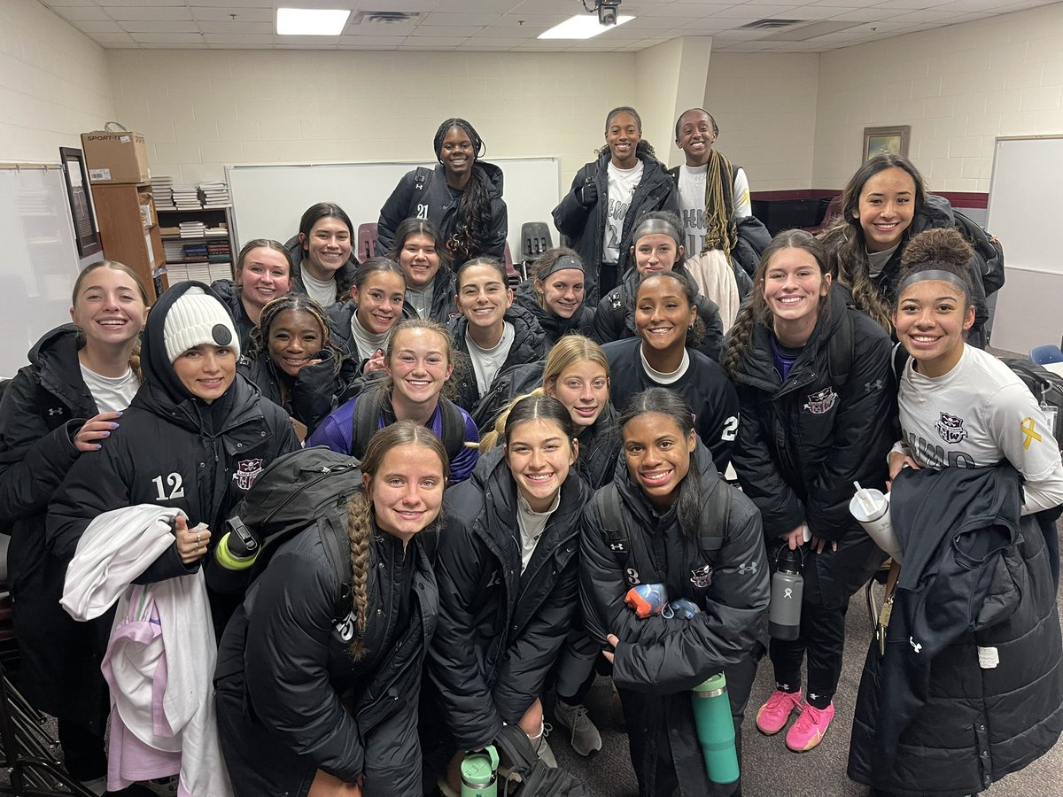 AHMOgirlsSoccer's tweet photo. Great team win tonight in the freezing cold! 🥶. The girls scored 8 tonight with the wind cutting through the pitch. Great job ladies! 1-0 in district! #AHMO #212TheExtraDegree #winningculture #family @AhmoCaptain @SportsDayHS @DFW_Girls_HS_VS @ihss_dfw https://t.co/LGAsY4Lkm2