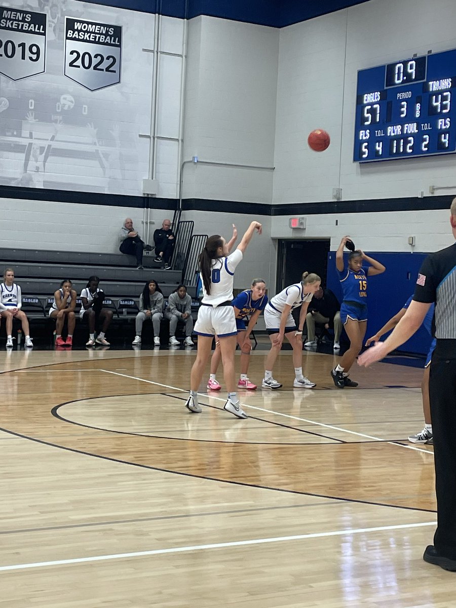 LadyCatsBasket1's tweet photo. Broke up a busy 5-game week with a team trip to Kirkwood to watch Bobcat alum Jenna Twedt! https://t.co/Zoso2Lzho3