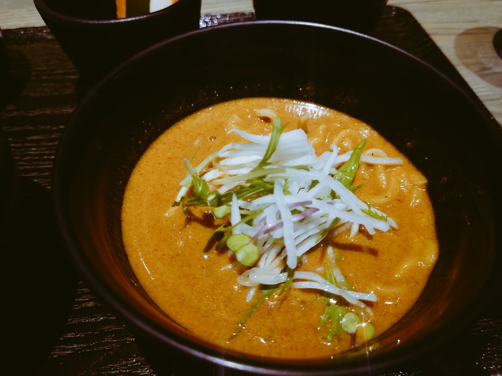 KazzsW's tweet photo. カレーうどん🤤 https://t.co/68zwFvQd65