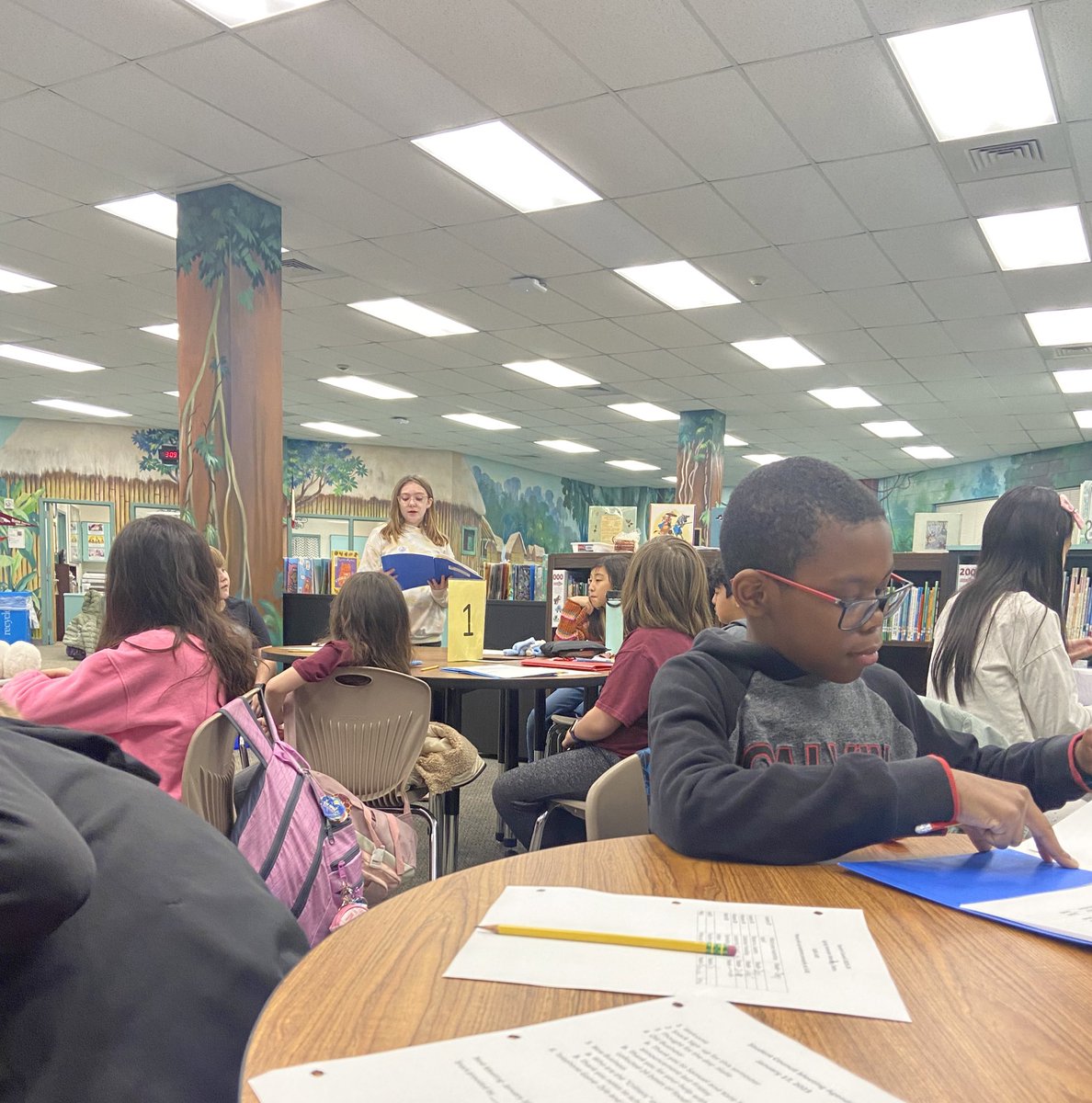 HayesStuCo's tweet photo. First JHE Student Council meeting of 2024! Members discussed their leadership qualities and wrote thank you notes to our school board members! #HayesHawks https://t.co/mTB1pQwU7s