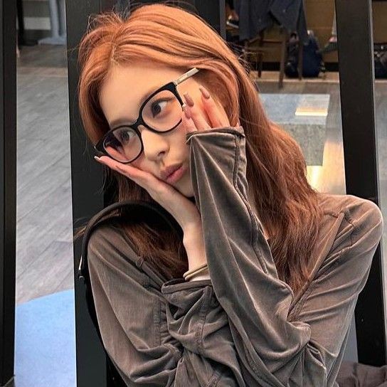 𝑺𝒂𝒏𝒂 🌷 !! tweet media