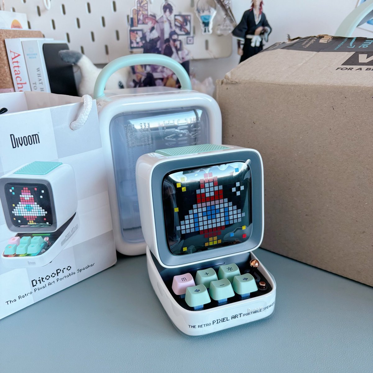 HappyChan5209's tweet image. 🔊Divoom Speaker🔊
 
I finally got myself a popular Divoom speaker!😆🩵 I've been seeing a lot of reviews about this speaker and I LOVVVEEEEE HOW CUTE IT IS!!💖
 
Tags 🏷️:
#divoom #divoomditoo #desksetup #deskdecor #deskorganization #aesthetic #blueaesthetic #blue #kawaii