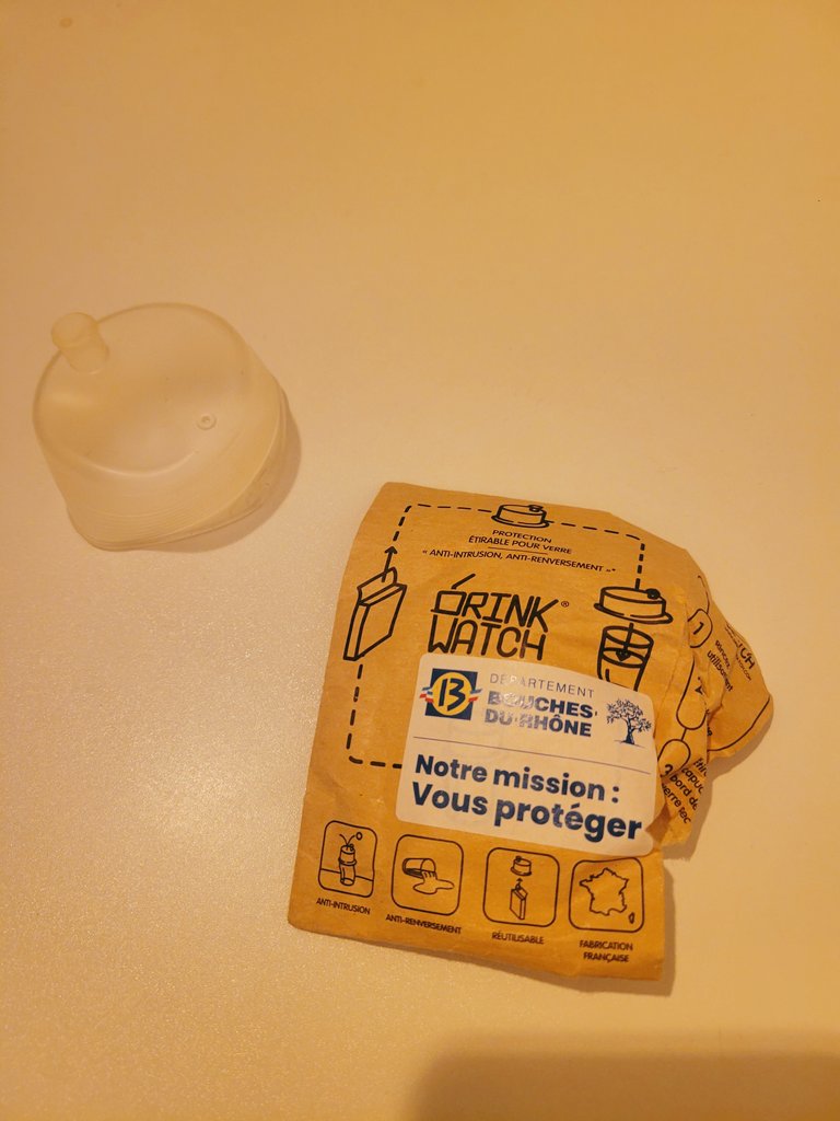 _SarahLeH_'s tweet photo. "La sécurité en milieu festif"
 
Un support existant, qui a été entre autre distribué par le département des Bouches-du-Rhône et produit par Drink Watch !

#QVEMA https://t.co/xtozqeHuwc