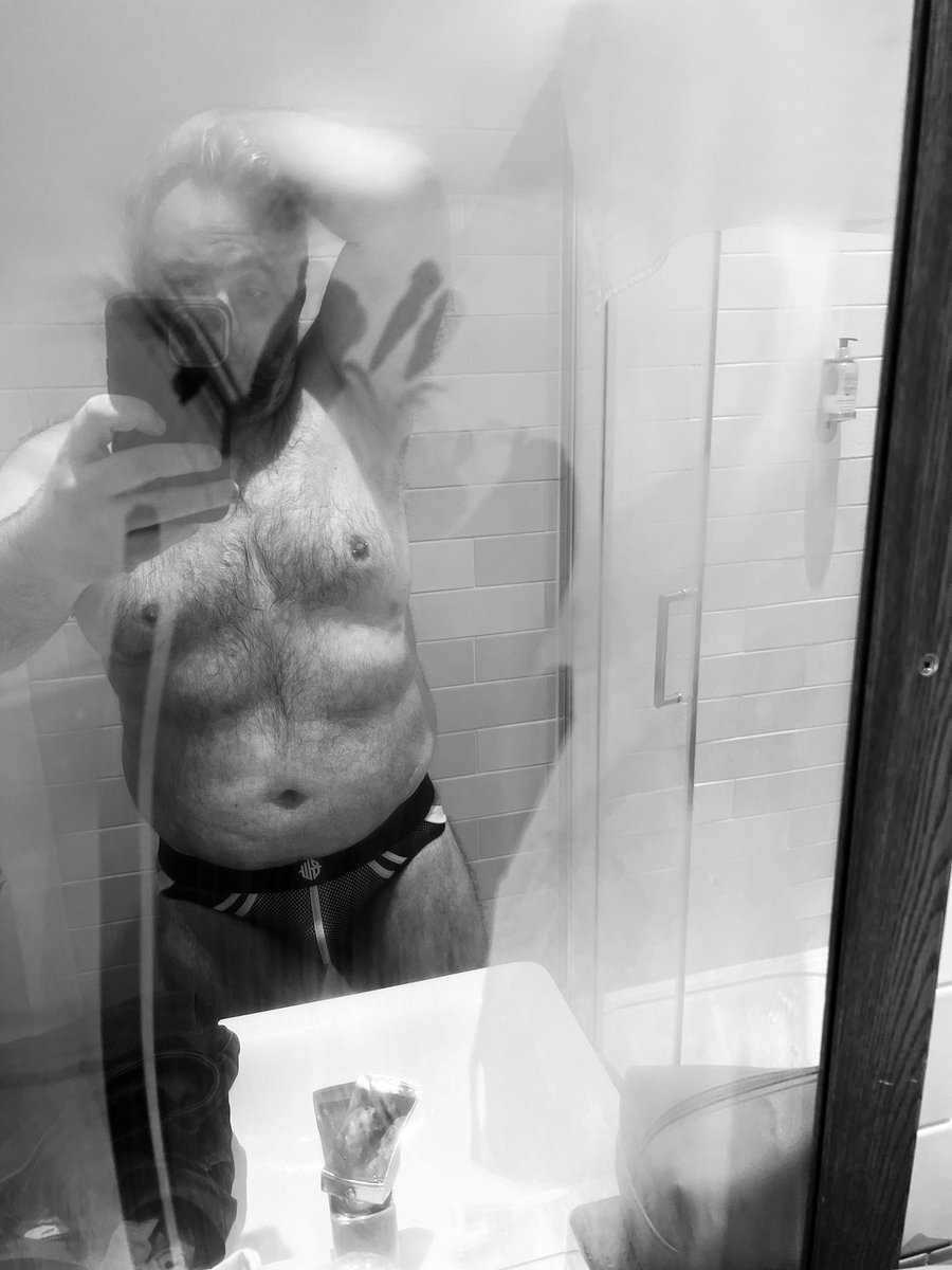 SuffolkDaddie's tweet photo. Mirror Slag
#hotel #jockstrap #jock #hairy #hairymen #bear #bathroomselfie #mirrorslag https://t.co/SxgCY82QOs