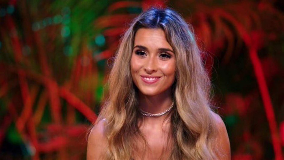 Ariadna4_'s tweet photo. Toda España ahora mismo estamos disfrutando como si fuésemos  Elena  #LaIslaDeLasTentaciones3 https://t.co/jjkFTruPOi