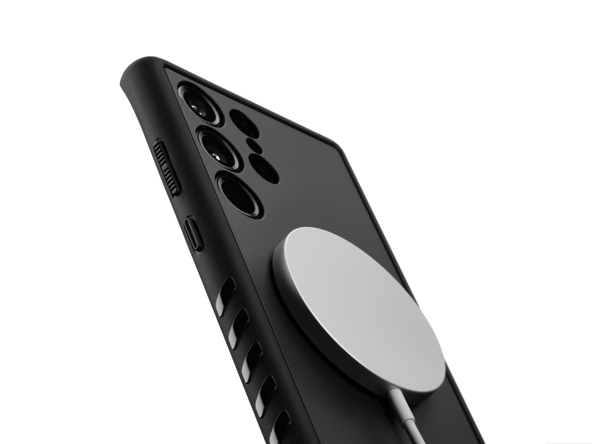 dbrand tweet media