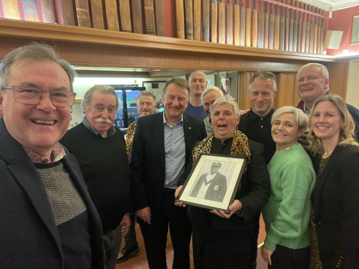 johnbhess's tweet photo. What an innings. National Union of Journalists @NottinghamNuj celebrate Di Peasey’s 25 years as branch chair/secretary in Long Room @TrentBridge  #solidarity #cricket #comeonnotts https://t.co/Ku6B0KLzDi