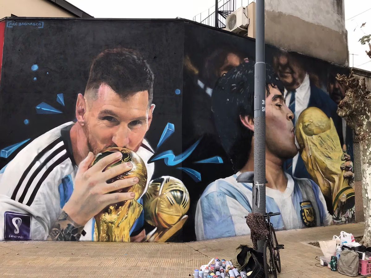 VSportsTM's tweet photo. Me voy corriendo a ver
Qué escribe en mi pared
La tribu de mi calle

📍Villa Pueyrredón
🎨Maximiliano Bagnasco
❤️⭐️⭐️⭐️🇦🇷 https://t.co/3N1eBBY7XW
