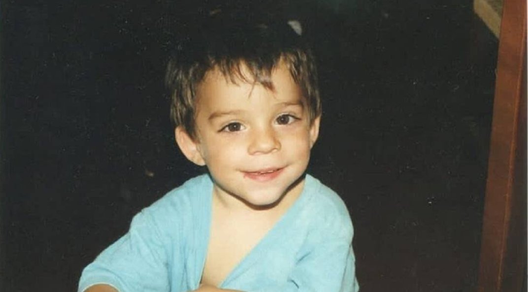 ArribaCristoRey's tweet photo. Él es Fabio, de dos años.

Tus héroes asesinaron a Fabio con una bomba lapa en el coche de su papá. https://t.co/IeGlaiYPXN