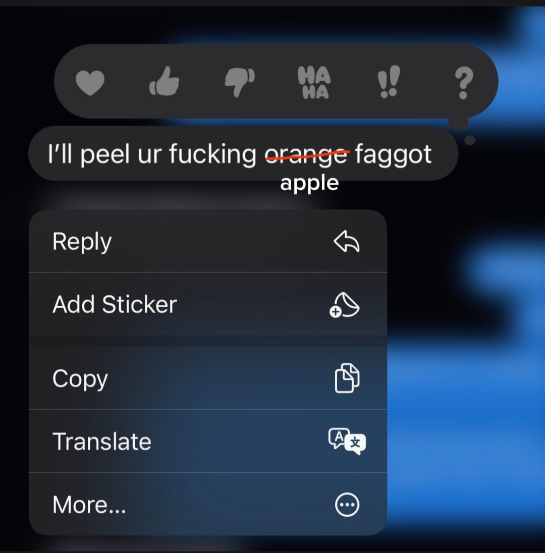 charmacsrat's tweet photo. dee when mac isn't around https://t.co/Mhq7VFsi00