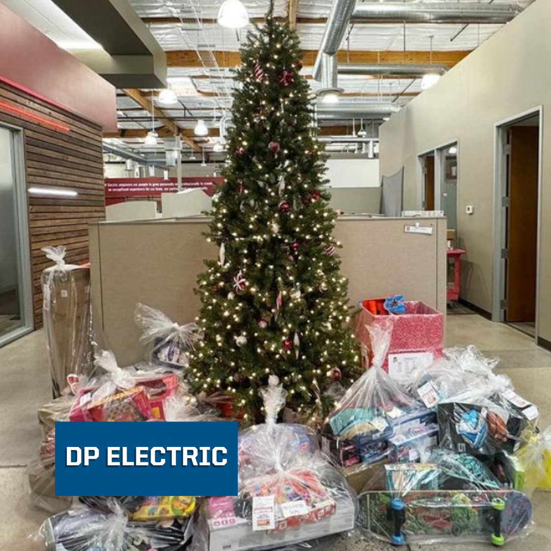 BYFArizona's tweet image. Our wonderful investors continue to work hard to give back to our community. See what they’ve been up to this holiday season! 
 
#byfarizona #buildyourfuture #constructiongoals #azconstruction #community #holidayseason