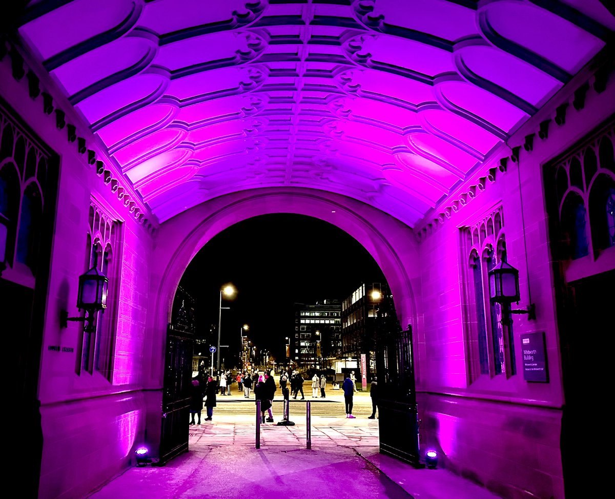 ✨Tonight marked the start of the University’s bicentenary celebrations (1824-2024) @OfficialUoM ✨

Oxford Road University Archway, The Manchester Museum, MBS Building & The Bridge looked absolutely stunning lit up in the Univeristy colours 💜

#UoM200 #universityofmanchester