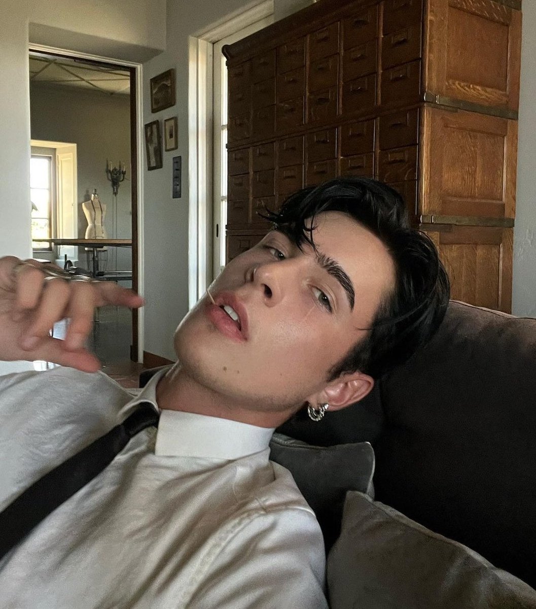 didigo___'s tweet image. Casamento da best 🤍

                              #𝓌𝑒𝒹𝒹𝒾𝓃𝑔𝓀𝓎𝒶𝓉𝓉