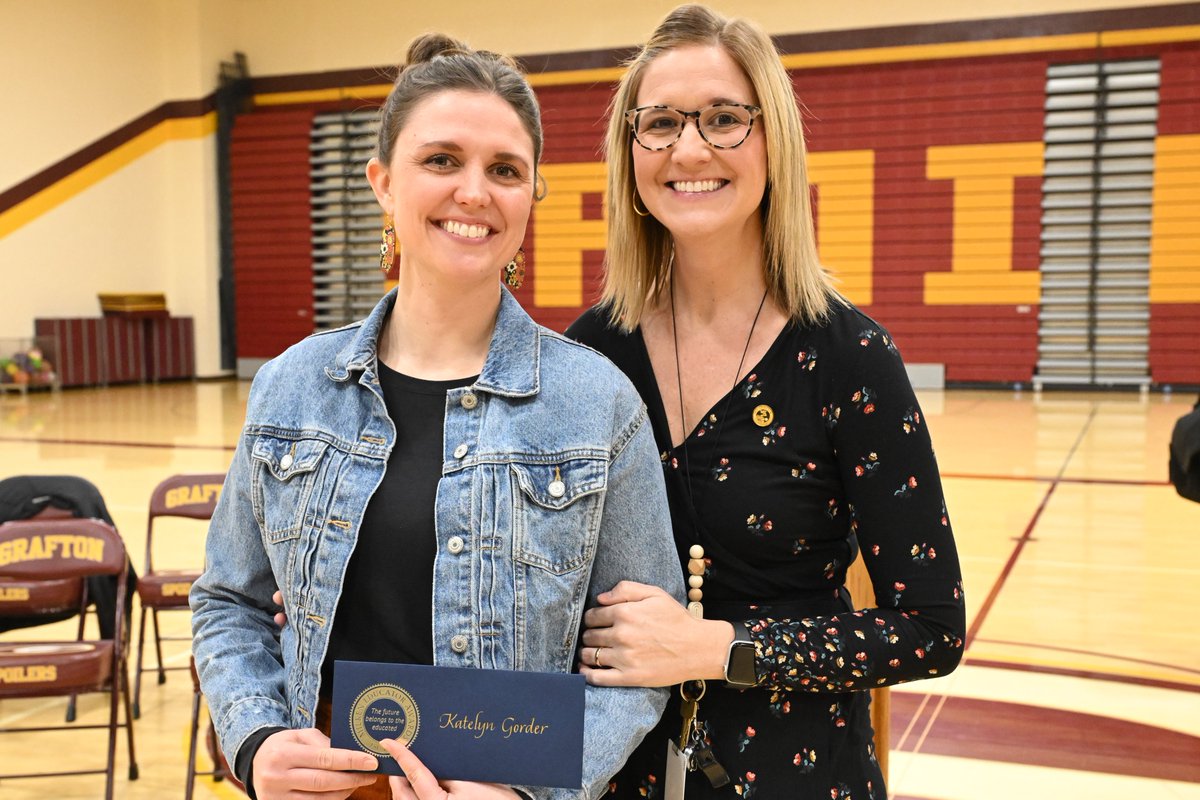 Today's #MilkenAward celebration included a special moment between Grafton Public Schools' newest recipient, Katelyn Gorder, and its first, Brittany Larson (ND '18)! More photos: milkeneducatorawards.org/newsroom/photo… 

<a href="/BLarsonND/">Brittany Larson</a> @NDDPI <a href="/KirstenBaesler/">Kirsten Baesler</a> #MEA3K #GraftonND #NorthDakota