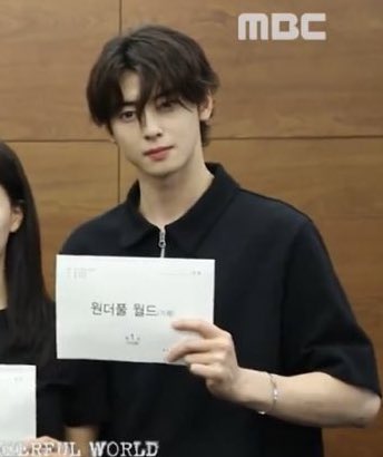 kicky0107's tweet photo. DAMN CHAEUNWOO YOURE SO HANDSOME!!! https://t.co/7b0rNiwzuK
