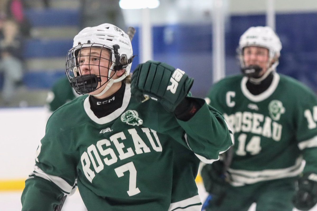 MNHockeyLife's tweet photo. 🚨Lighting the Lamp: Jake Halvorson of Roseau has 1️⃣1️⃣ goals in his last 6 games and 19 on the season. 🐏 
📸 @Romuald_Images https://t.co/cjXHU8U9w9