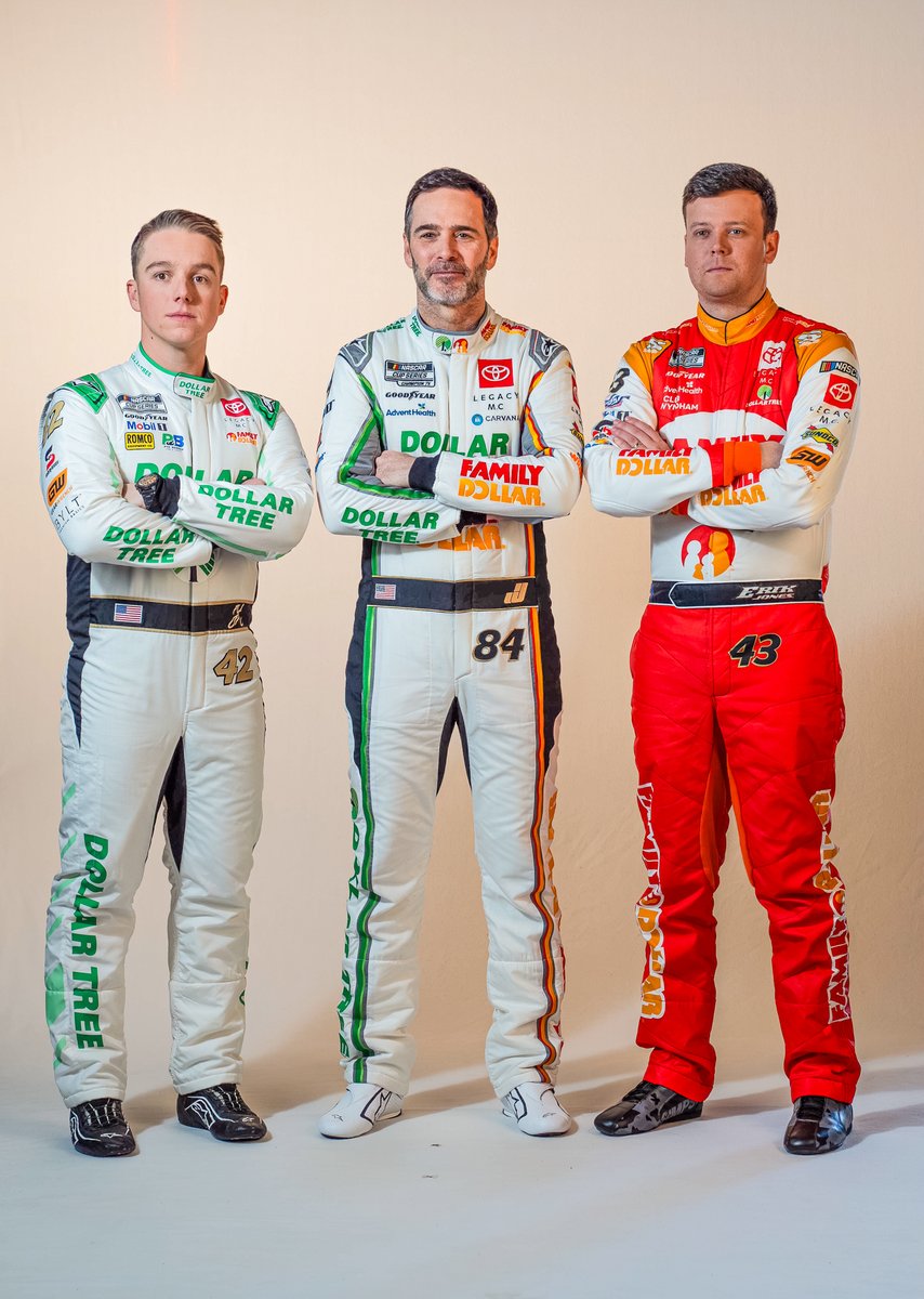 LEGACYMotorClub's tweet photo. New squad fit check ✅ https://t.co/0d9ZNNKruM