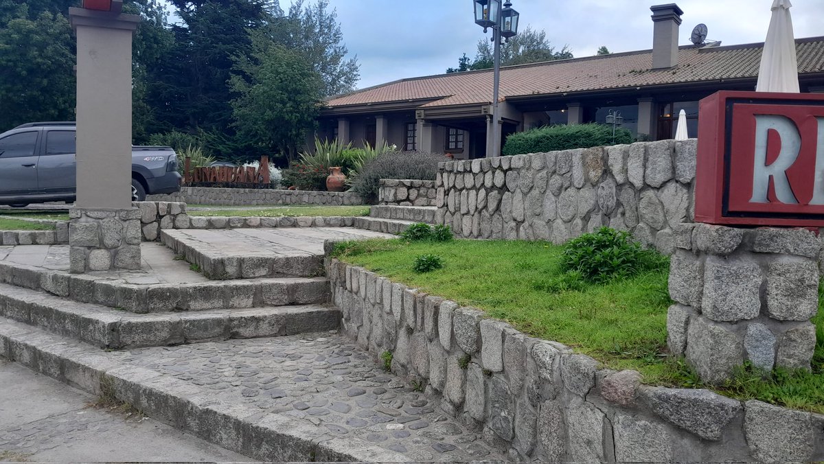 MarianaR31's tweet photo. En Tucumán hay un hotel que únicamente acepta a pasajeros que estén bien de salud. Las personas con discapacidad no pueden entrar y, cuando uno hace una reserva, se lo advierten: discapacitados NO. Es el hotel Lunahuana, uno de los más coquetos y caros de Tafí del Valle. https://t.co/59OO8DfVPx