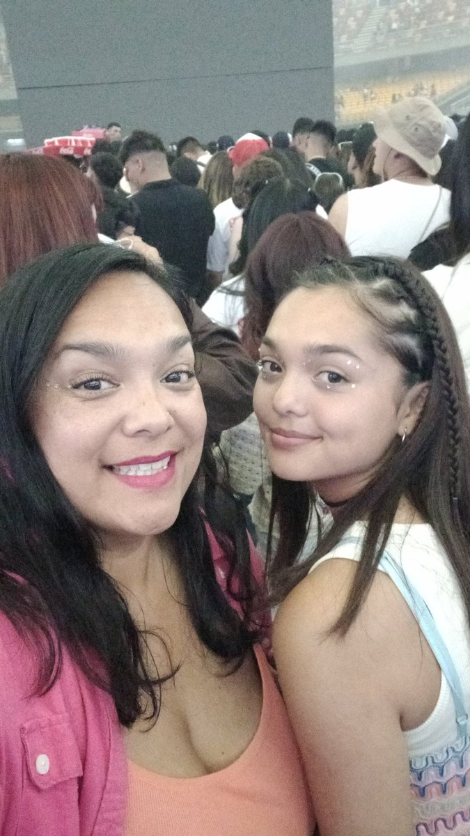 Jennifergarciac's tweet photo. @jovenciss Como buena mamá apañadora aquí con mi hija!¡¡ en la cancha!!! Te esperamos xulito!!! https://t.co/A4kLxZ9VFb