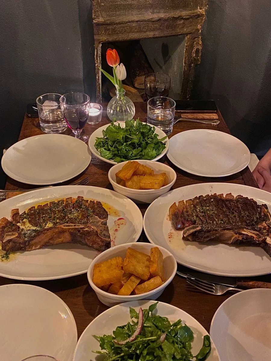 Filomena082's tweet photo. Nothing is better than a family dinner https://t.co/knr5G1WPzr