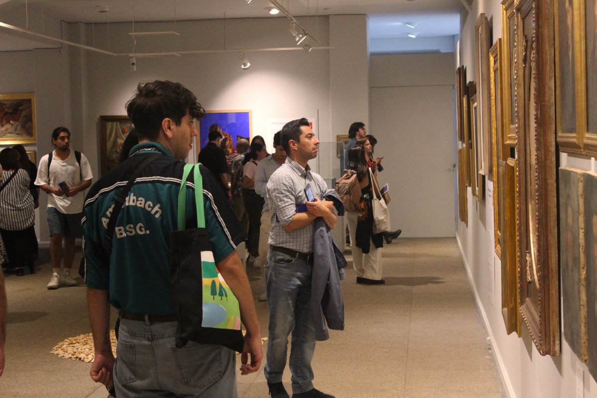 📌 Registro de la inauguración de la exposición 'Arte en Chile'. Desde este jueves 18 de enero puede visitarla en la Casa del Arte UdeC.