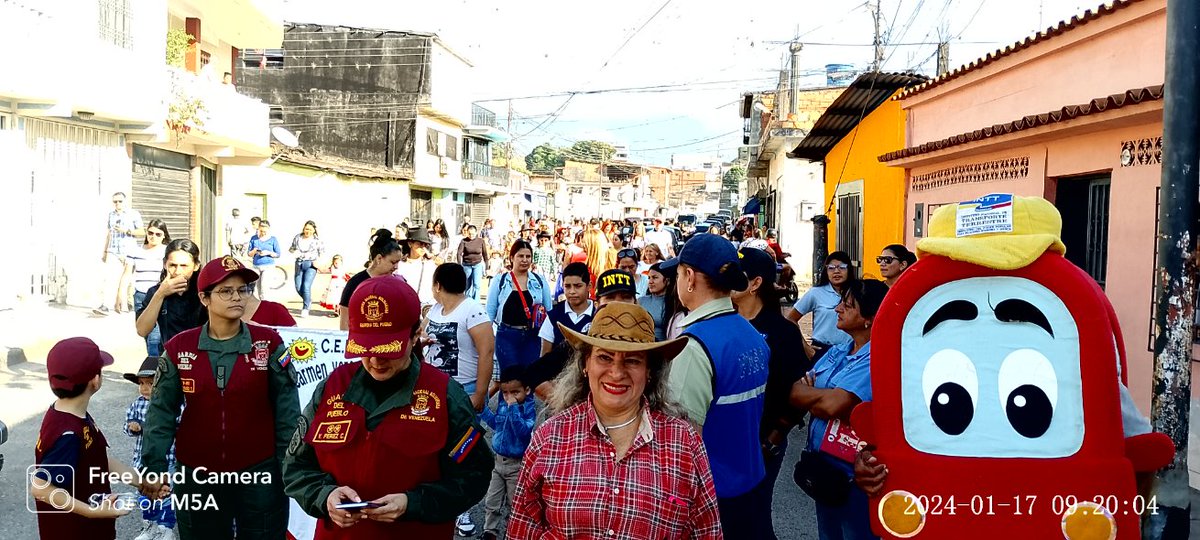 codennat's tweet photo. Trabajo con comunidad, desfile ferial en el sector de puente Real
@_LaAvanzadora 
@MPPEDUCACION 
@Berzabethg1 
@cdce https://t.co/hOgNj5KAzX