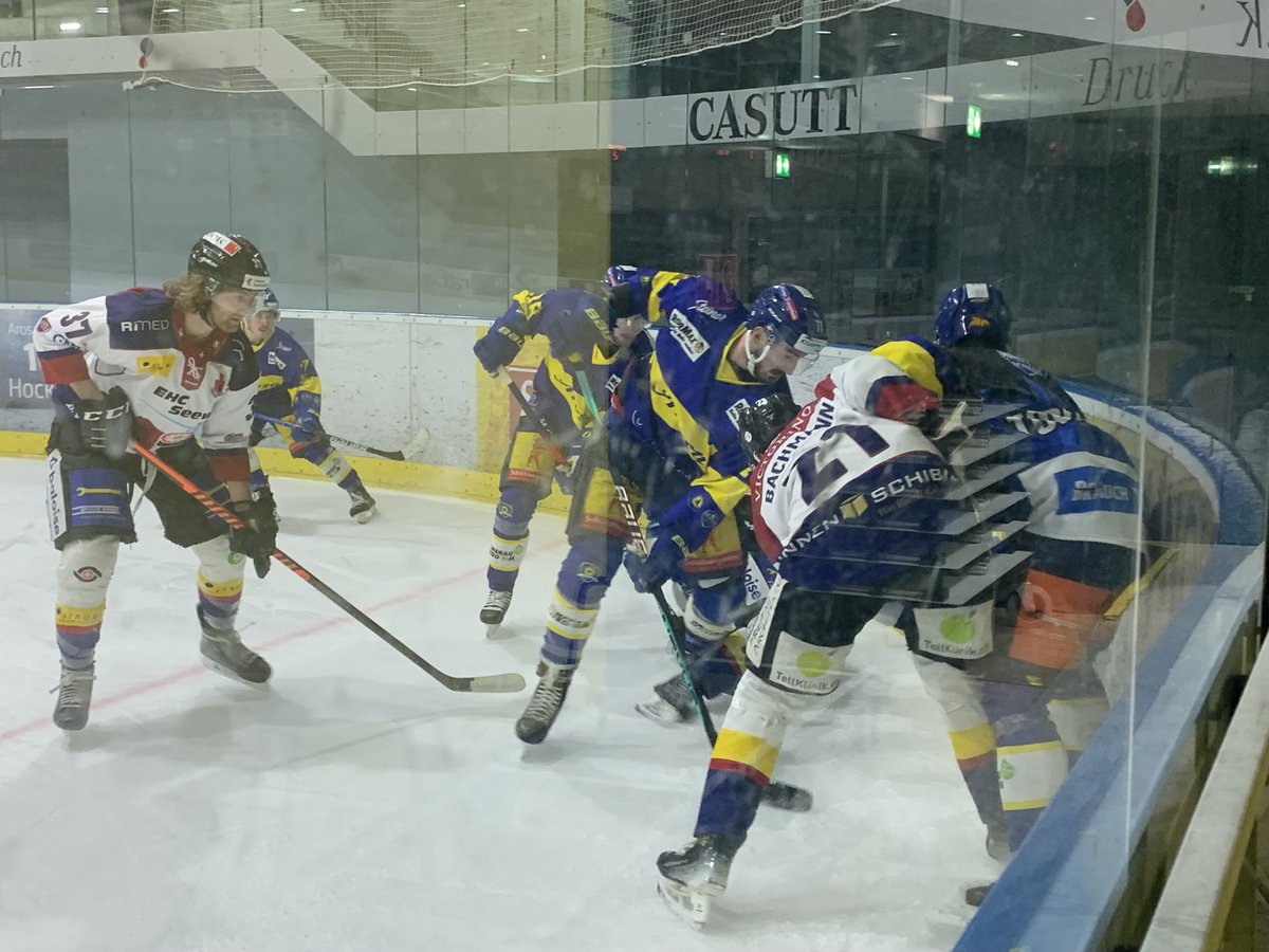 Von den schnellen Toren und der Zerfledderung des Matches

Zu Beginn alles richtig gemacht und zum Schluss zu wenig gut gemacht - Der EHC Arosa unterliegt nach optimalem Start gegen Seewen 3:4. 

ehcarosa.ch/news/?article=…

Hopp Arosa!