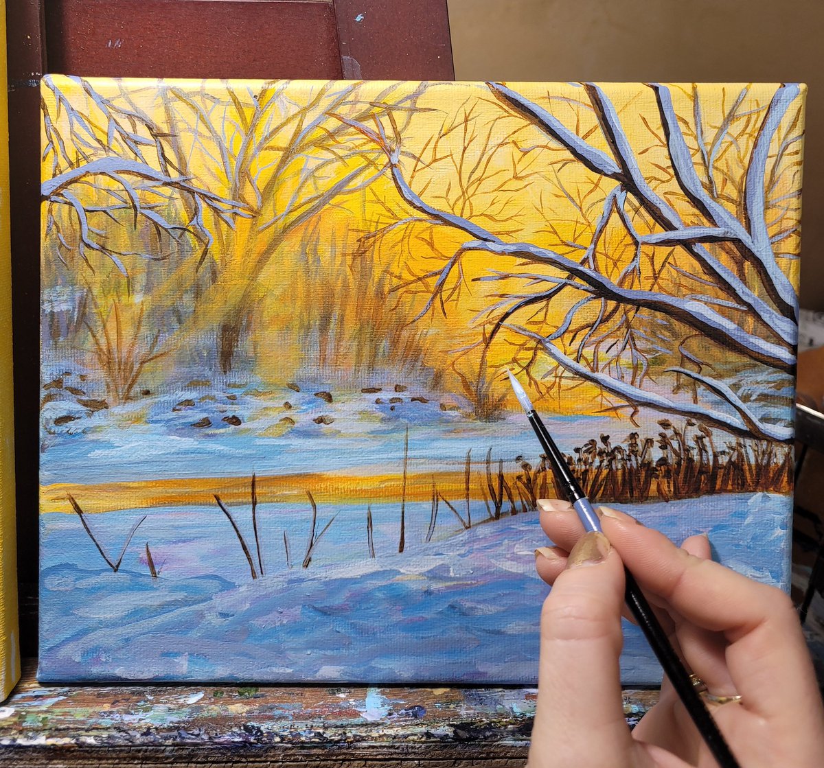 Today's work in progress 🙂 painting snowscapes as it snows outside makes for the perfect winter painting day! 🎨☃️
#acrylicpainting
#winter #snowfall #snow #landscape #canadianwinter #art #artist