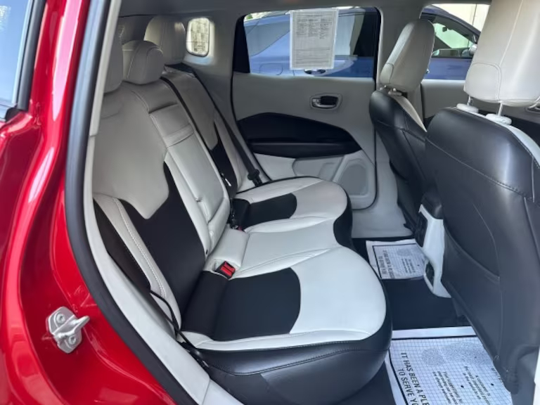 SangeraSubaru's tweet photo. Great ride for cities, highways, or rugged trails!

Don't miss this pre-owned 2019 #JeepCompass with 4WD, heated leather seats, automatic headlights, and more. Just $20,991!

Check it out: https://t.co/GEA8Pbwyvq https://t.co/hMIWcTLMv8