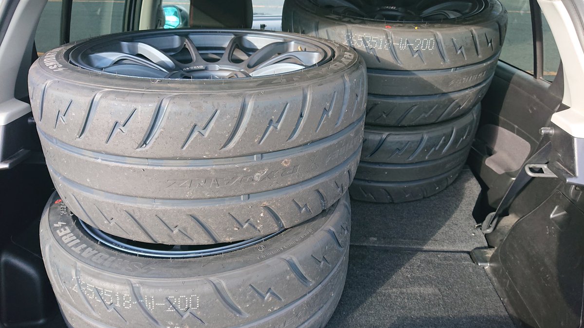 緊張でヤバい…
とりあえず1本目はシバ200なので暖房ウォーマーしてるw