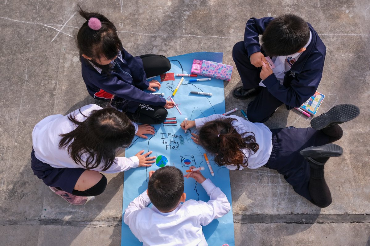 Everything I love about how we do things at @aishongkong. From a Grade 2 class visit yesterday. The weather is perfect for group work, playing chase, handstands, and more!  #AISShareTheLove #RedBrick125 #GlobalCitizens #Collaboration #HongKong