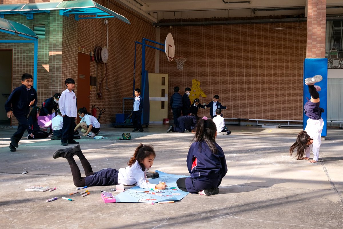 mrgreenatais's tweet image. Everything I love about how we do things at @aishongkong. From a Grade 2 class visit yesterday. The weather is perfect for group work, playing chase, handstands, and more! #AISShareTheLove #RedBrick125 #GlobalCitizens #Collaboration #HongKong