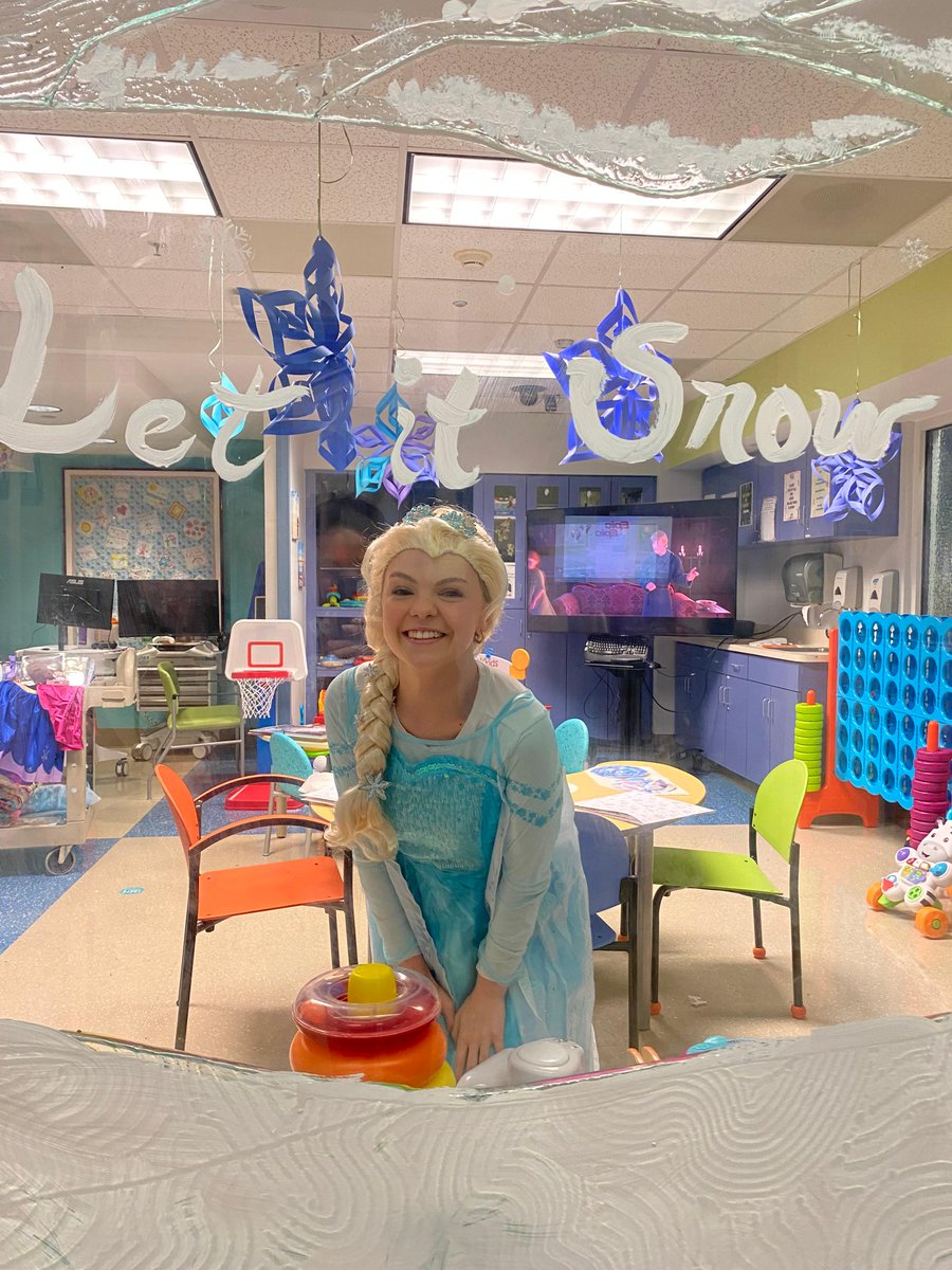 The cold never bothered us anyway❄️ Despite the chilly weather outside, we've got the warmth to make every family feel at home. Our team at @AtriumHealth Levine Children’s Jeff Gordon's Children's Center hosted a special Frozen-themed day to bring joy to our patients.