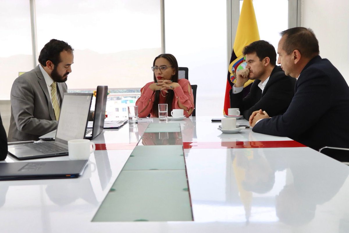 Vamos a conformar mesas técnicas territoriales, con enfoque social, junto a los Municipios del país, en las que se establecerán lineamientos para la firma de convenios 2024, de la mano con @InclusionEc, y su titular Zaida Rovira.