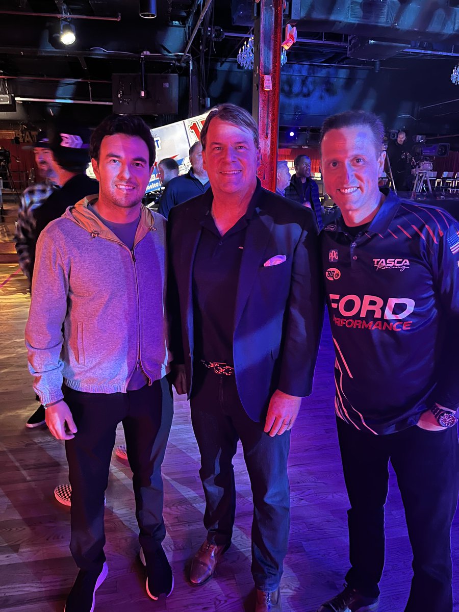 📸 | Checo with Ford's CEO Jim Farley and Bob Tasca III tonight at Ford's 2024 Season Launch!

[@Tasca3] #FPSeasonLaunch24 #F1