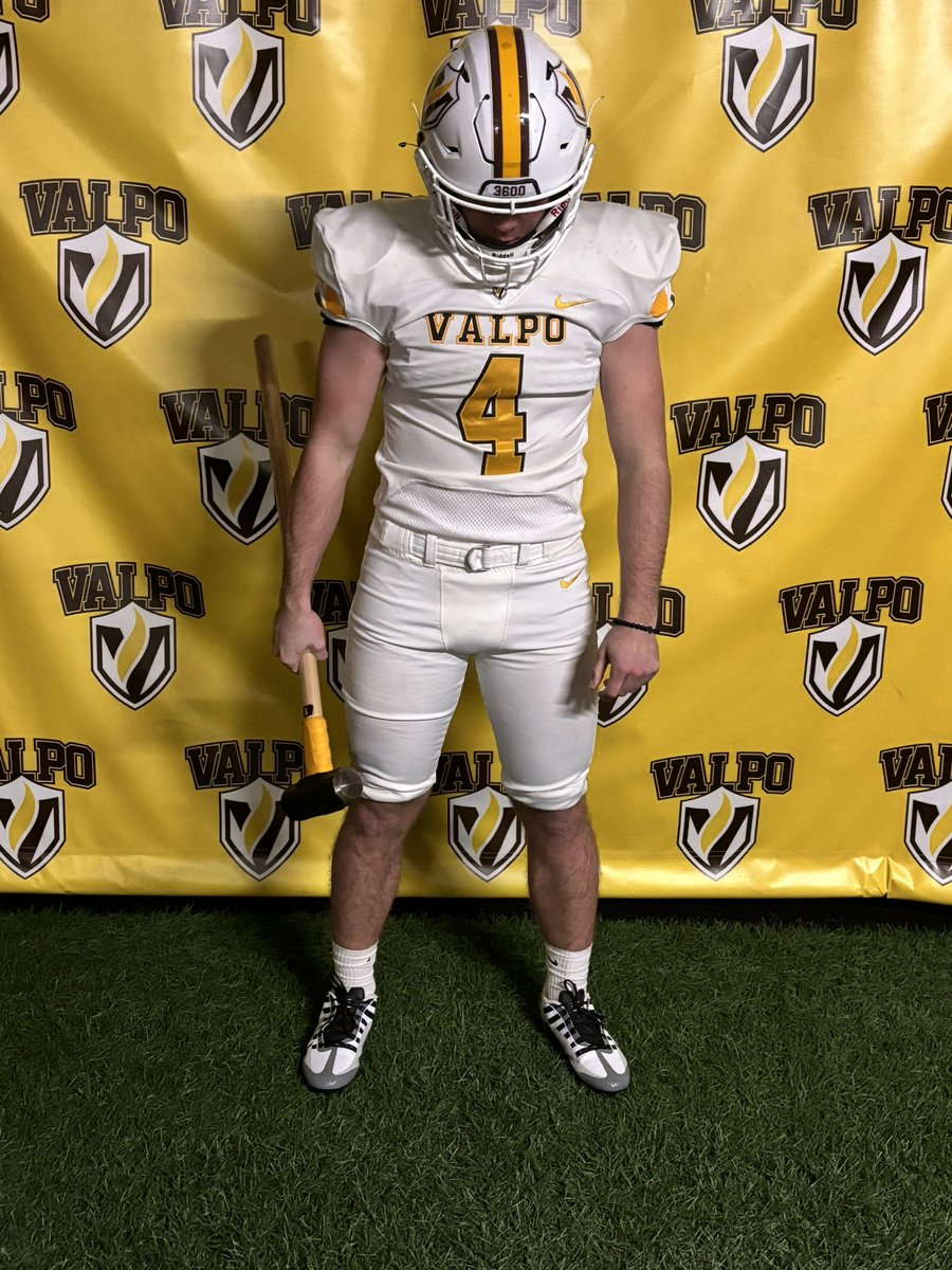 KaidenJensen's tweet photo. Had a great visit @valpoufootball. Had a great time on campus and thank you to all the coaches.  @CoachLFox @Coach_TMcC @CoachMarquis @Coach_OC_ @Coach_RJG @CoachJSmith91 @CoachParkerVU @CoachPrevost @Coach_Symmes @LopezMchs https://t.co/gcjF9fafSm