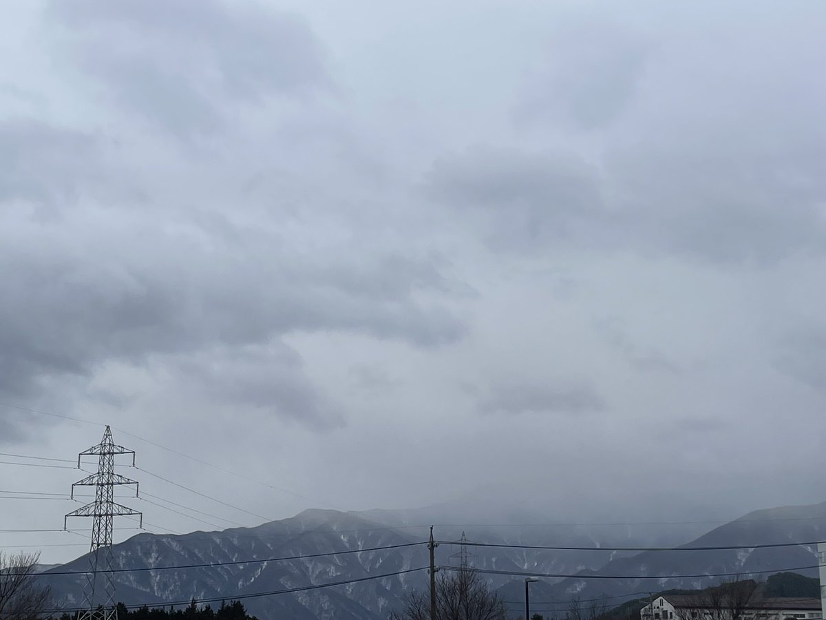 sunkk_eigyou's tweet photo. おはようございます  
#伊那市 の天気は小雨🌂9時の気温は2.4℃です 
雪ではなく雨の予報ですが
安全運転で本日もよろしくお願いします  
 #企業公式が毎朝地元の天気を言い合う 
 #企業公式冬のフォロー祭り https://t.co/6oCyhskJl4